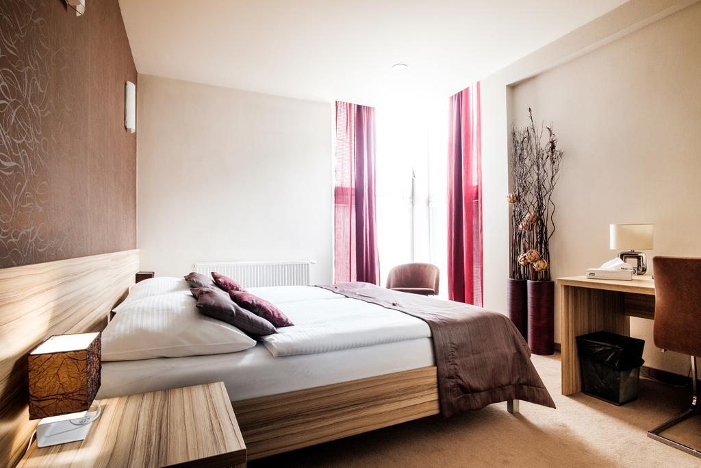 Hotel Deluxe With Free Wellness And Fitness Centrum ニトラ エクステリア 写真