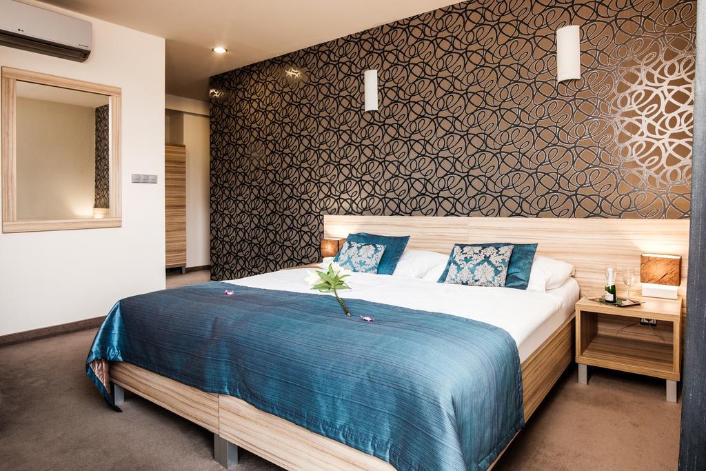Hotel Deluxe With Free Wellness And Fitness Centrum ニトラ エクステリア 写真