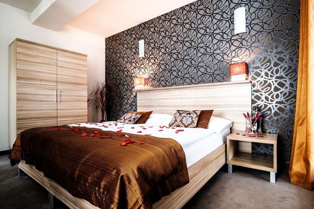 Hotel Deluxe With Free Wellness And Fitness Centrum ニトラ エクステリア 写真