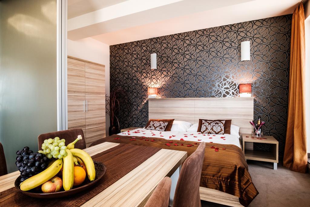 Hotel Deluxe With Free Wellness And Fitness Centrum ニトラ エクステリア 写真