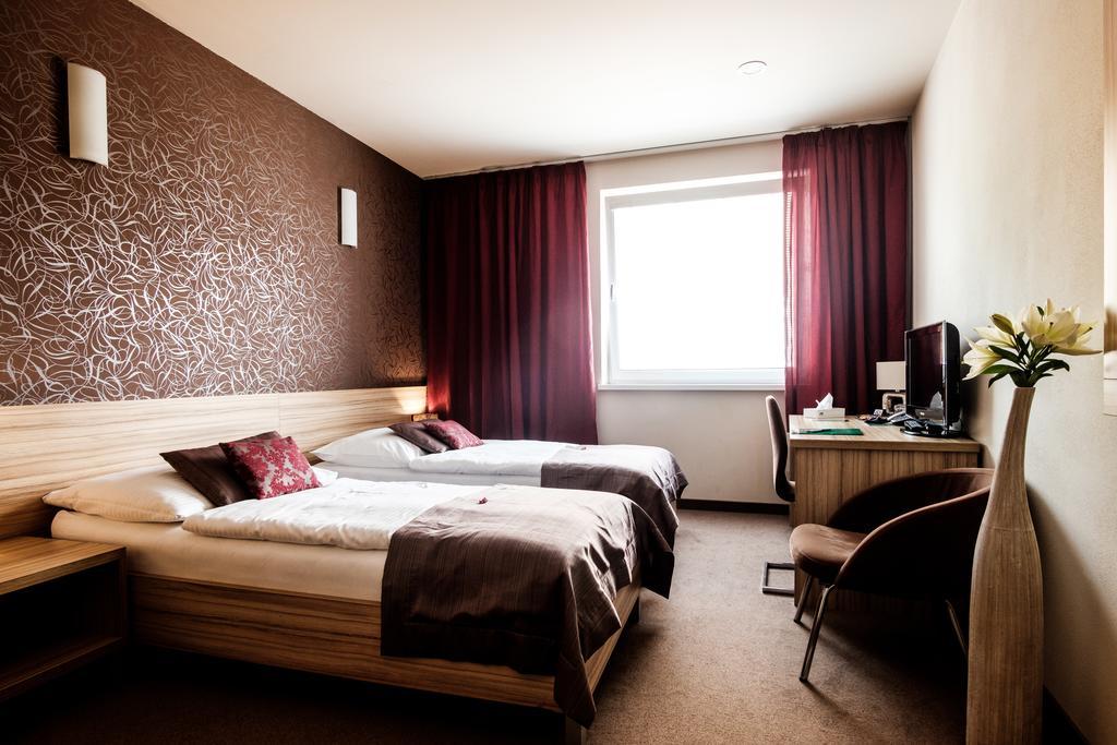 Hotel Deluxe With Free Wellness And Fitness Centrum ニトラ エクステリア 写真