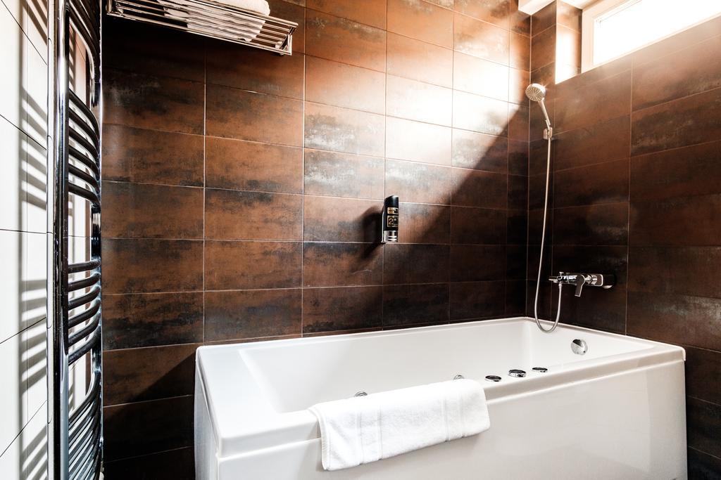 Hotel Deluxe With Free Wellness And Fitness Centrum ニトラ エクステリア 写真