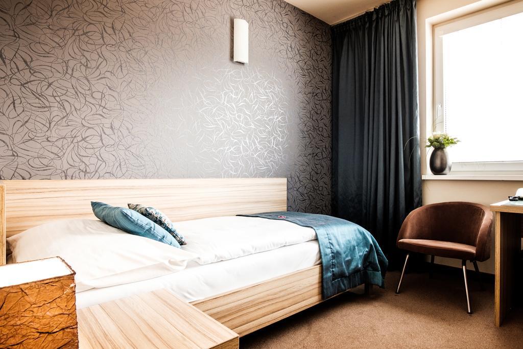 Hotel Deluxe With Free Wellness And Fitness Centrum ニトラ 部屋 写真
